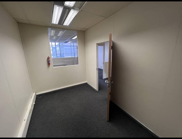 65M² OFFICE TO LET IN MOWBRAY